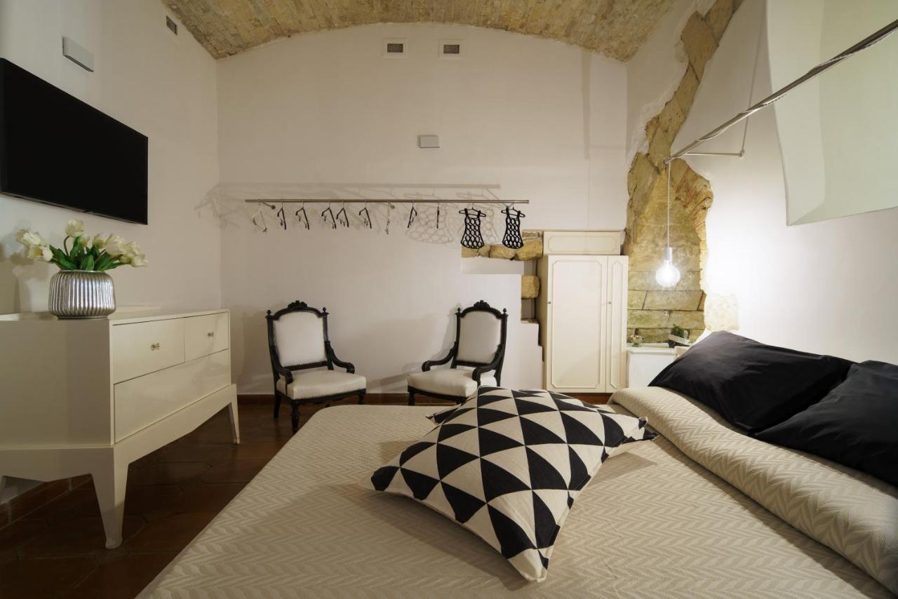 Castello House Apartment Cagliari Exterior foto